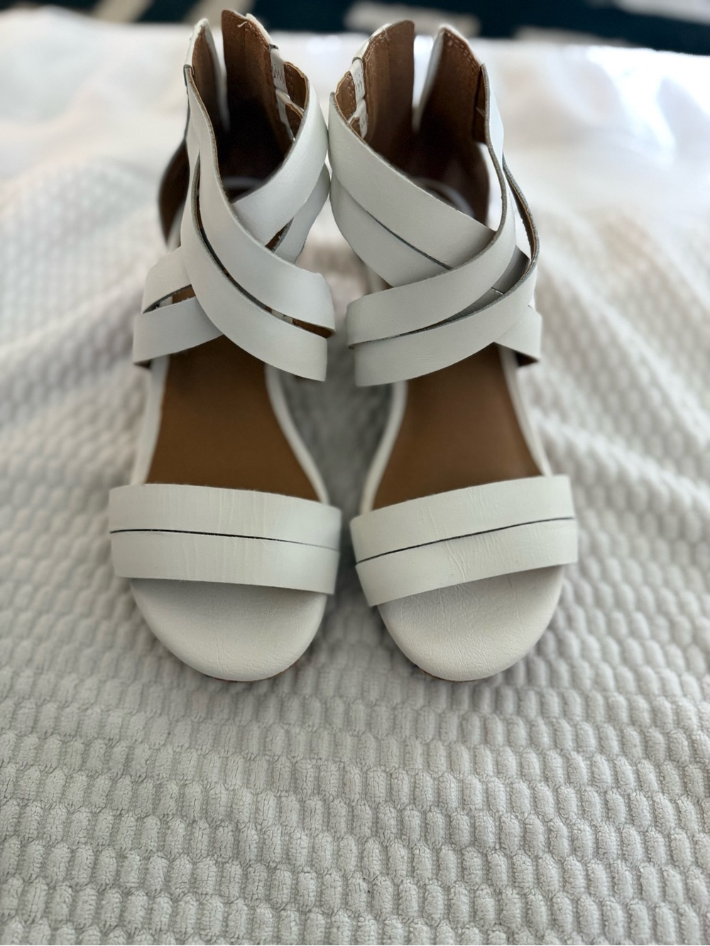 Lucky Brand white strappy gladiator sandal wedge big kids 3
